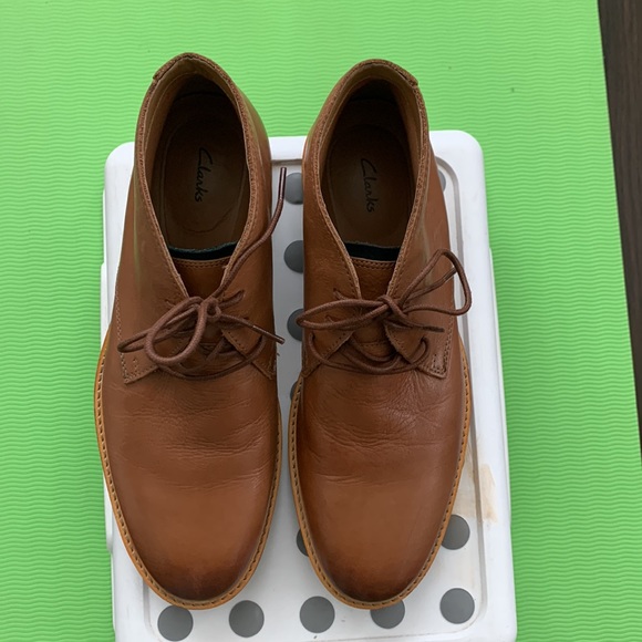 Clarks Boot - 1 inch Hell Height with Premium Leather and Lace-up closure - Picture 1 of 6